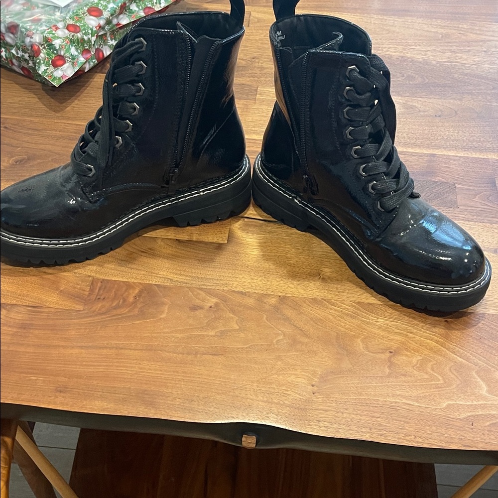 Black Ankle Boots for Women - Picture 6 of 7
